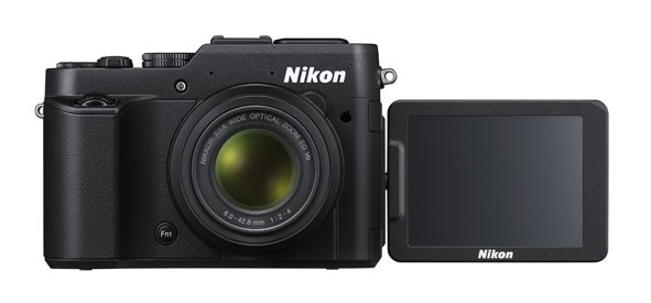 Nikon Coolpix P7800, LCD orientabile